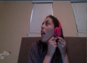 Молодая в скайпе для парней мастурбирует